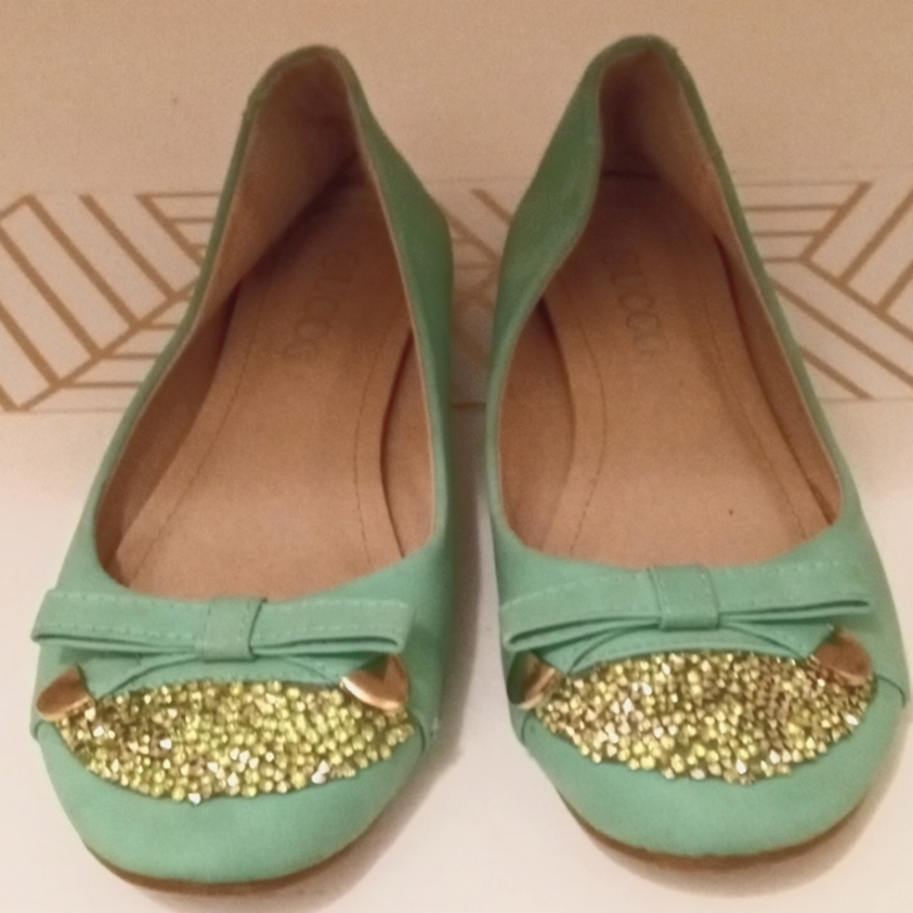 UCCG Woman's Shoes